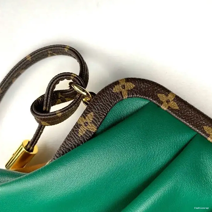 Fashionrepsfam ru 20B570263 Bags LV 0805